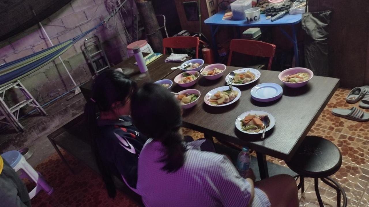 Mae Sot Commune 외부 사진