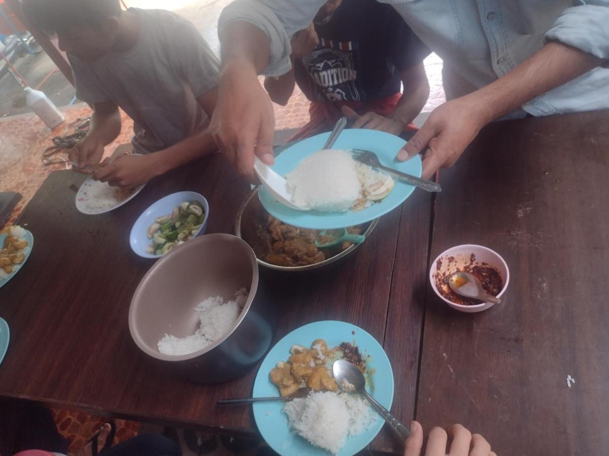 Mae Sot Commune 외부 사진