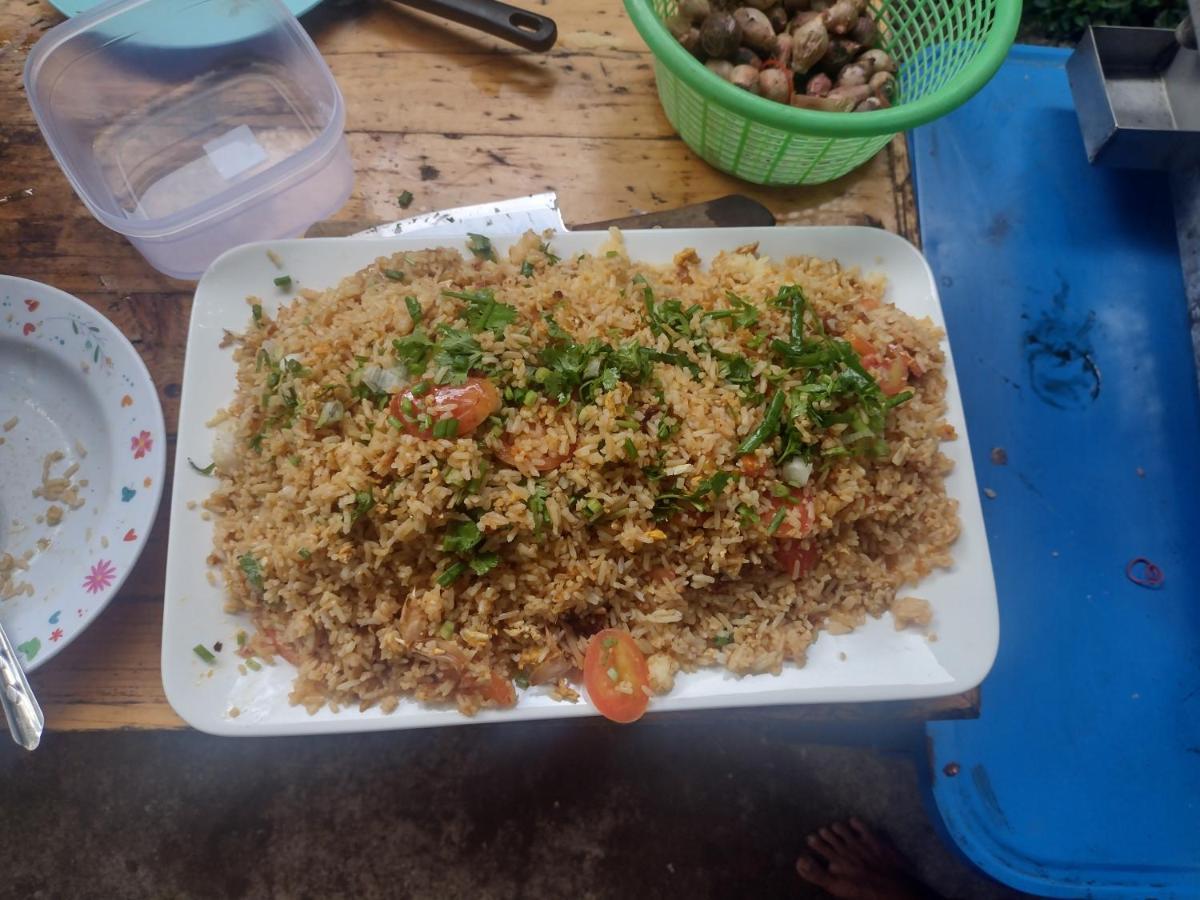 Mae Sot Commune 외부 사진
