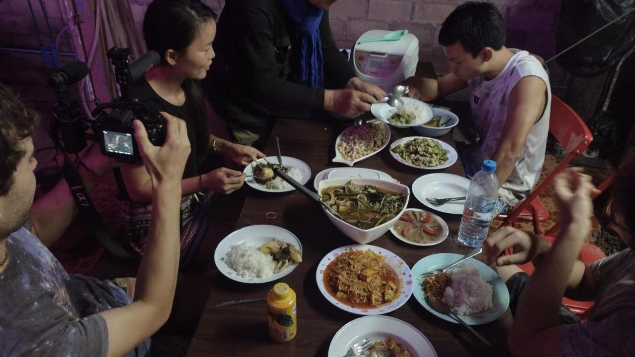 Mae Sot Commune 외부 사진